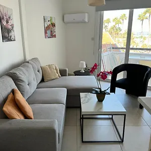 https://alex-beach-apartment-203.larnacahotels.org